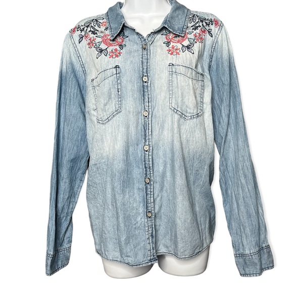 Vintage America Tops - 100% cotton Vintage America denim shirt with embroidery